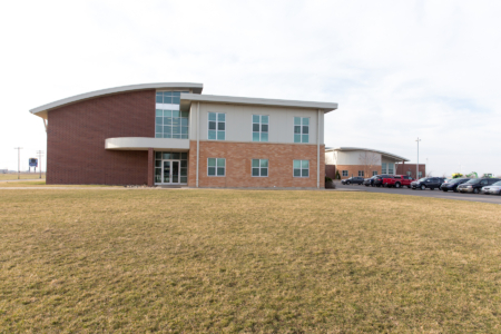 Maroa forsyth high school exterior building